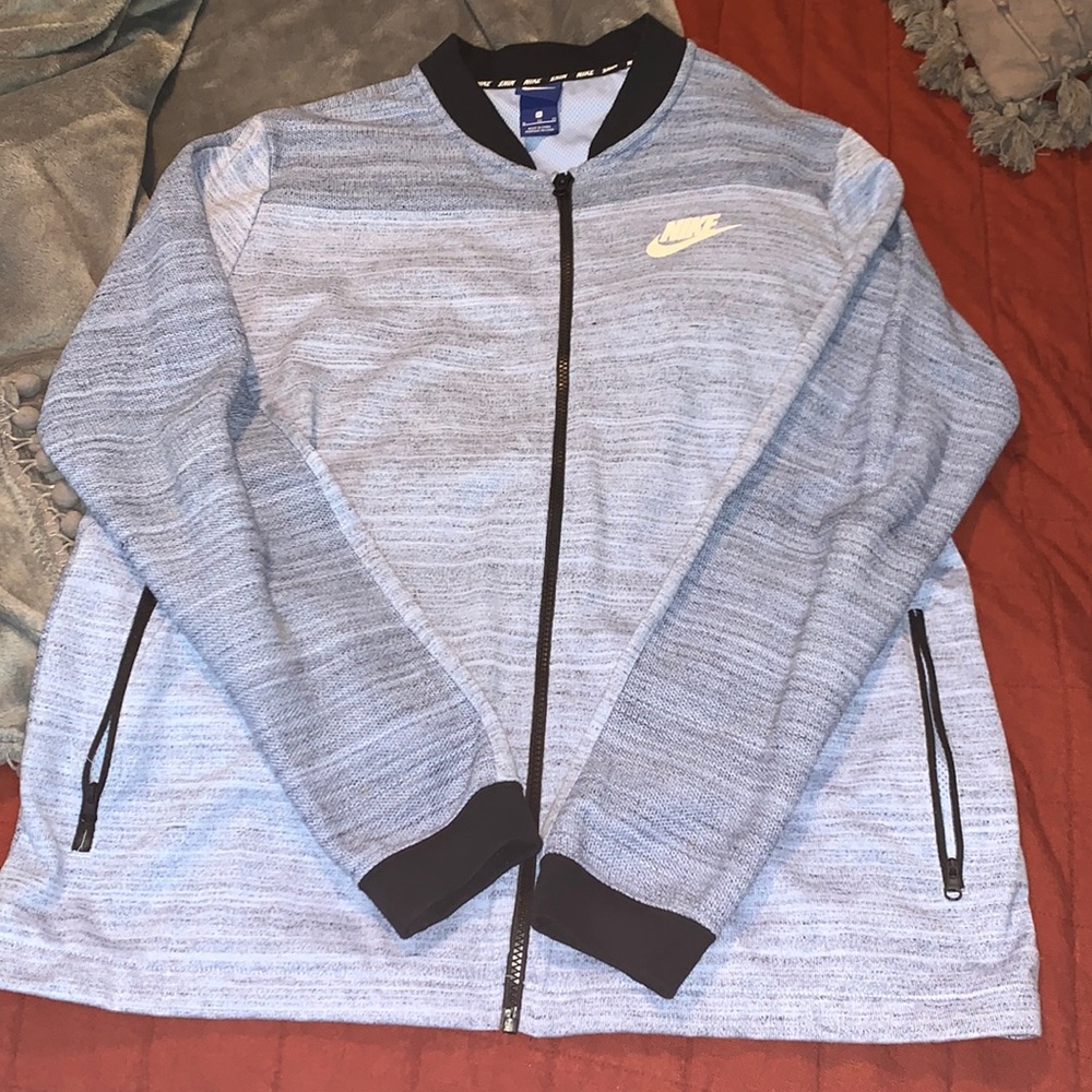 Men’s Nike full-zip jacket - LIKE NEW - beautiful light blue with zip pockets